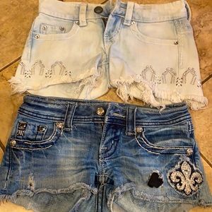 Women’s buckle jean shorts size 24